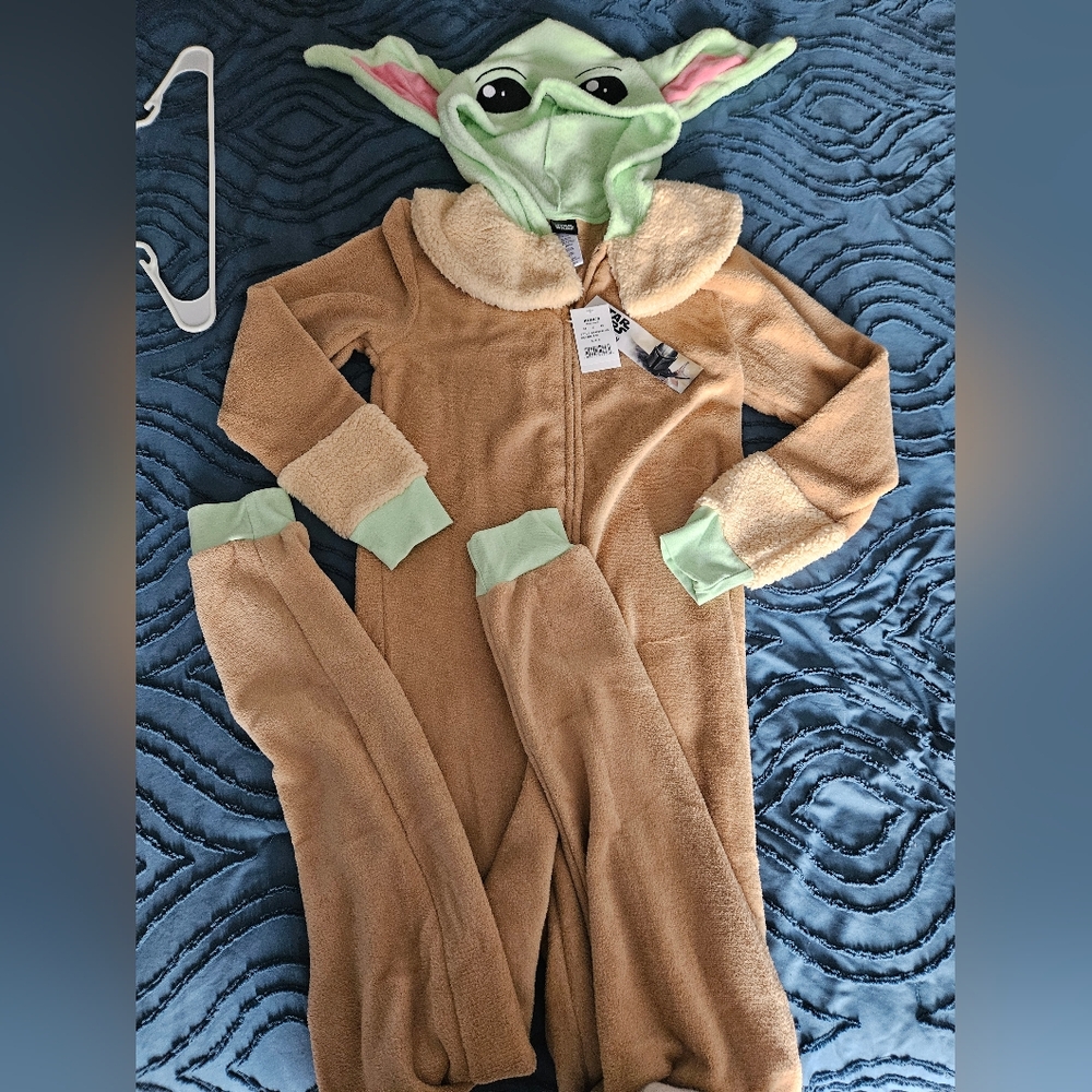 NWT Grogu Star Wars One piece zip up Hooded Pajamas, Womens Small